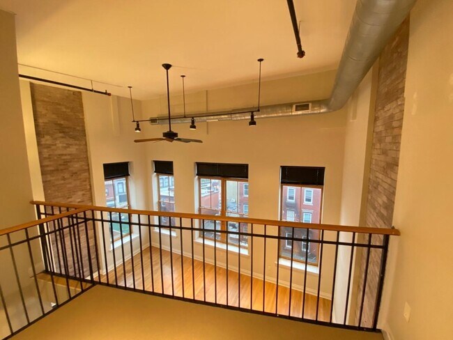 Building Photo - 338 Grove St