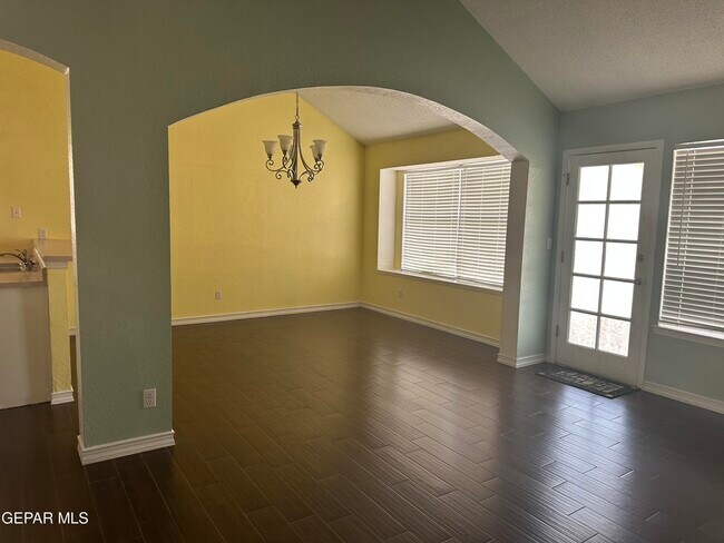 Building Photo - 408 Hadley Pl
