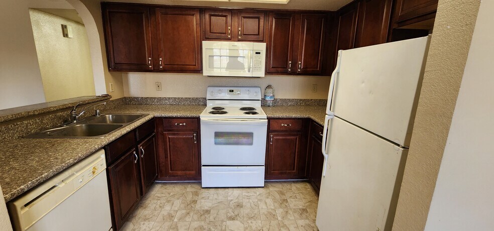 Building Photo - 1212 Bass Dr