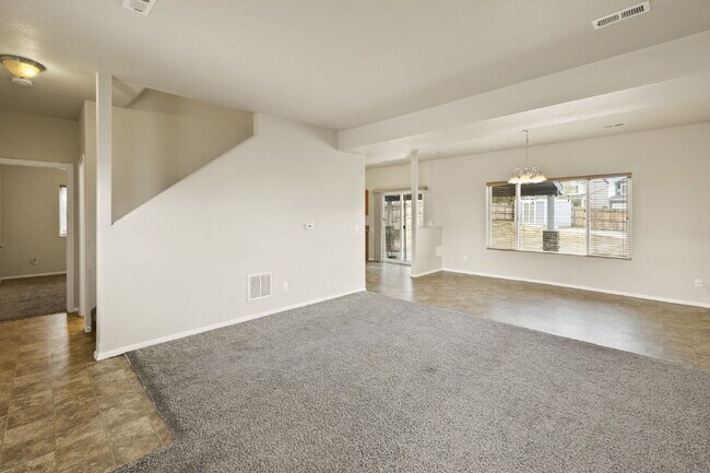 Building Photo - 917 Silverqueen Rd