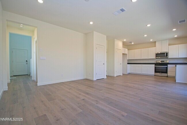 Building Photo - 8905 Windy Ravine Dr