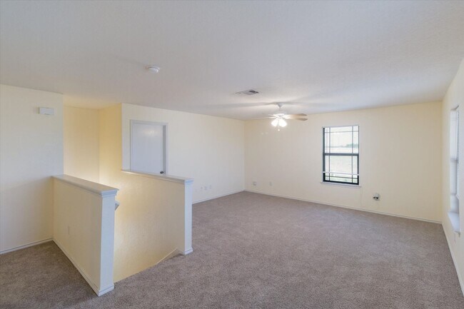 Building Photo - *FIRST MONTH FREE, IF MOVED IN BY 12/31/25*