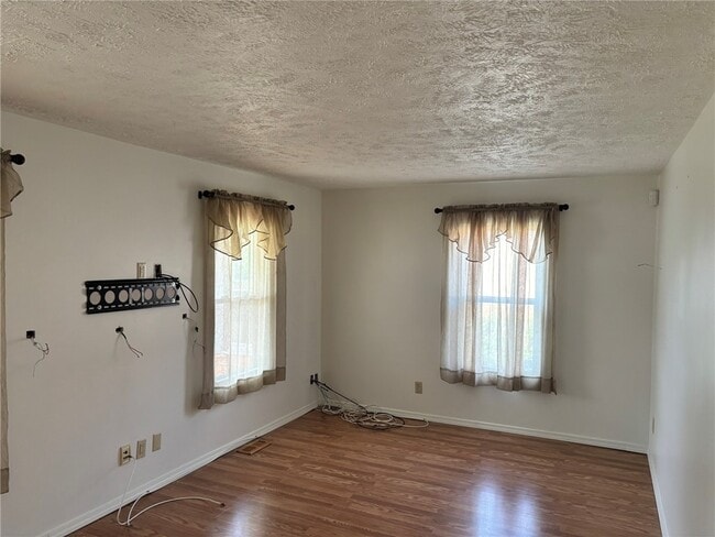 Building Photo - 2096 Norton St