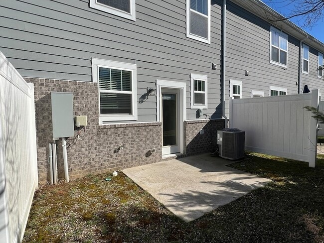 Building Photo - 1781 Frodo Wy