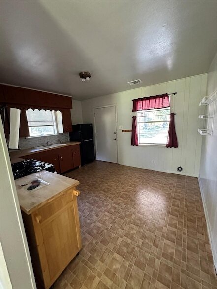 Building Photo - 143B Moffett Springs Rd