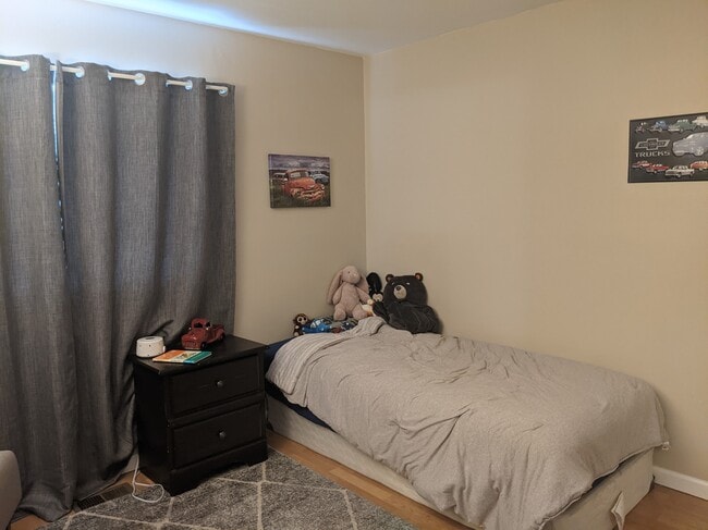 Building Photo - 2089 S Deframe St