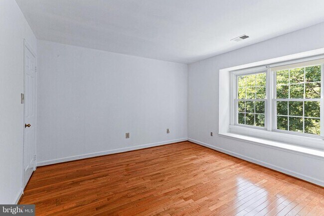Building Photo - 7416 Royal Dominion Dr