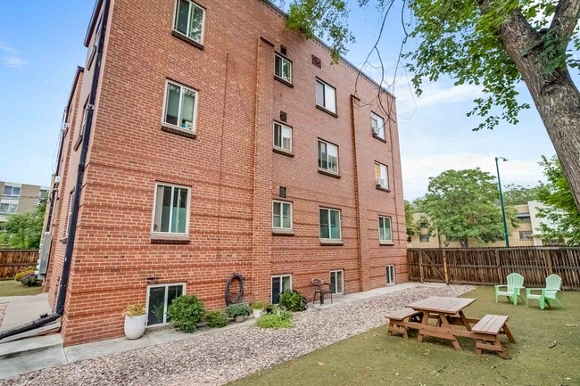 Building Photo - Colorado Blvd Apartments