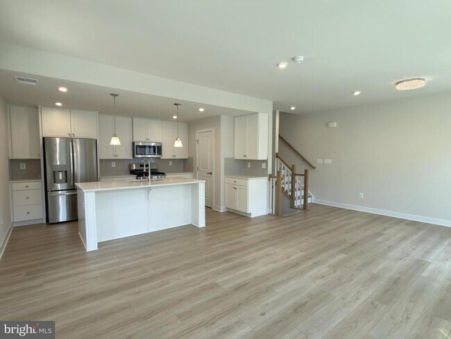 Building Photo - 14441 Albemarle Point Pl