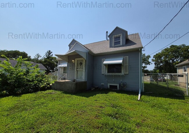 Building Photo - 137 Hope Ave