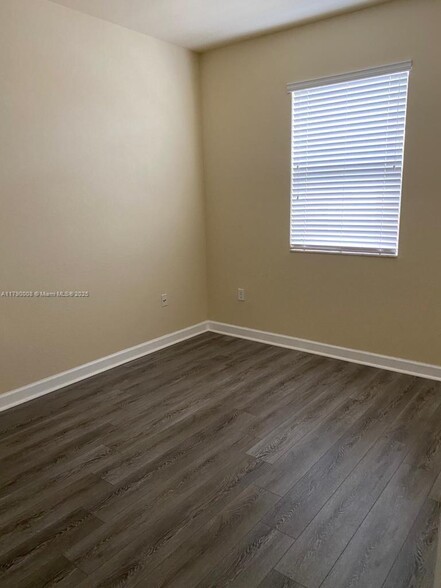 Building Photo - 9411 SW 172nd Ave