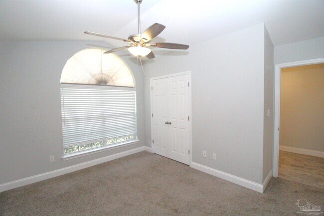 Building Photo - 388 Mirabelle Dr
