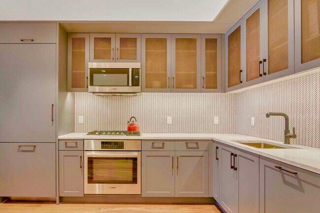 Building Photo - 2 Shore Ln