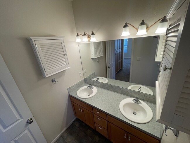 Building Photo - 3 Bedroom Home in North Albany!