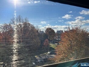 Building Photo - 3031 Edwin Ave