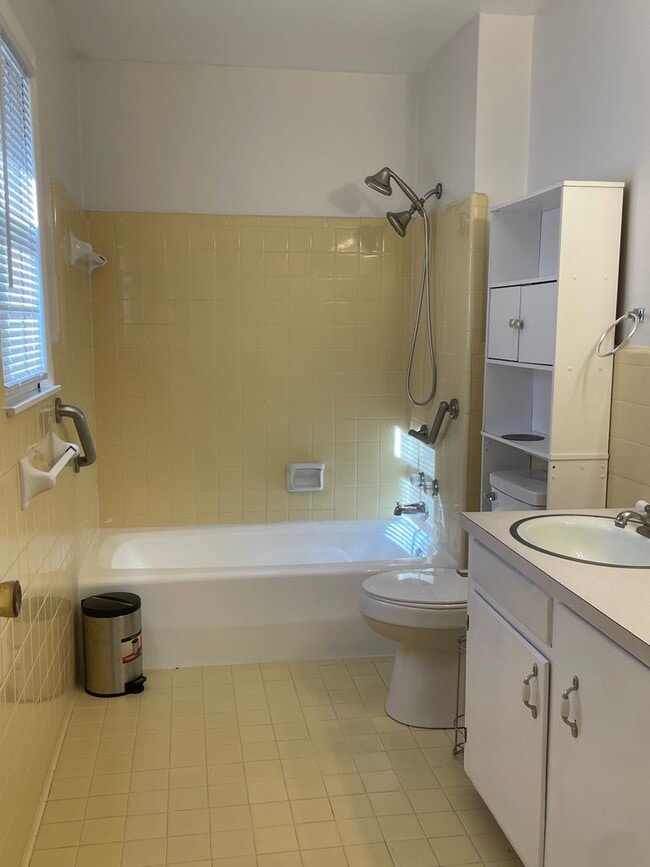 Building Photo - Charming Winter-Ready Home – Yours for $1,825/mo