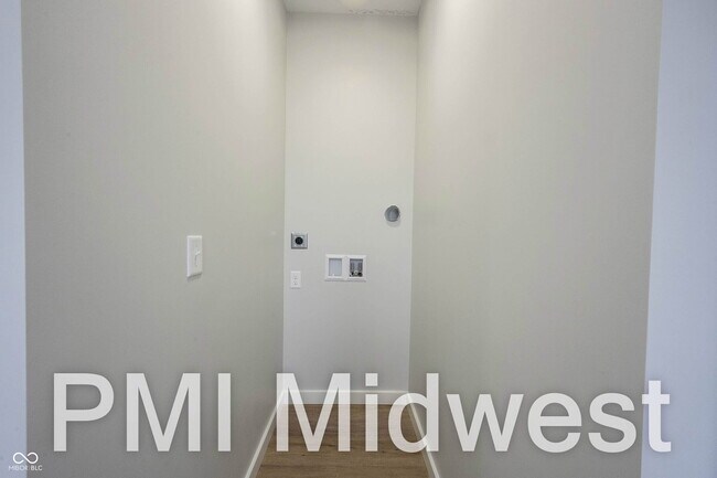 Building Photo - 2814 E Michigan St