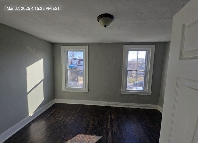 Building Photo - 506 Maude Ave
