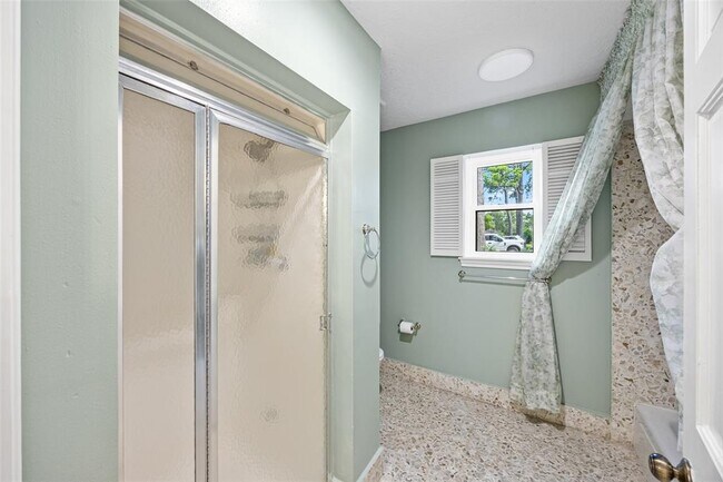 Building Photo - 10703 Cypresswood Dr