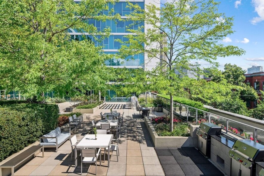 Building Photo - 3740 N Halsted St