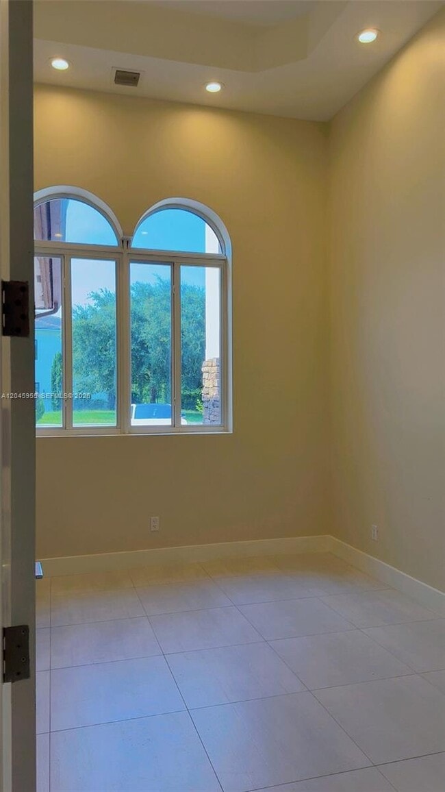 Building Photo - 12802 Grand Oaks Dr