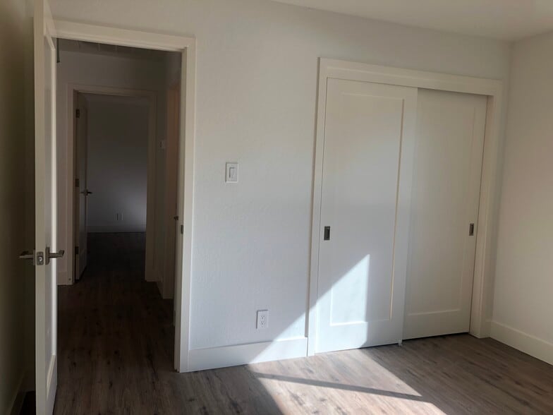 2nd Bedroom - 318 Elwood St