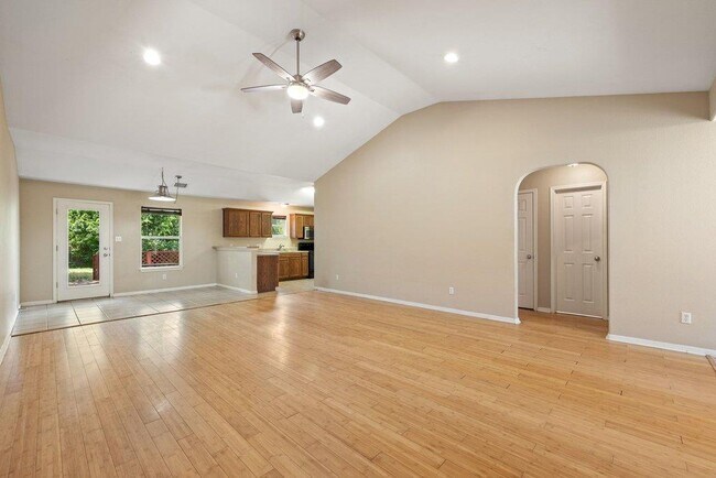 Building Photo - 5208 Sioux Ln