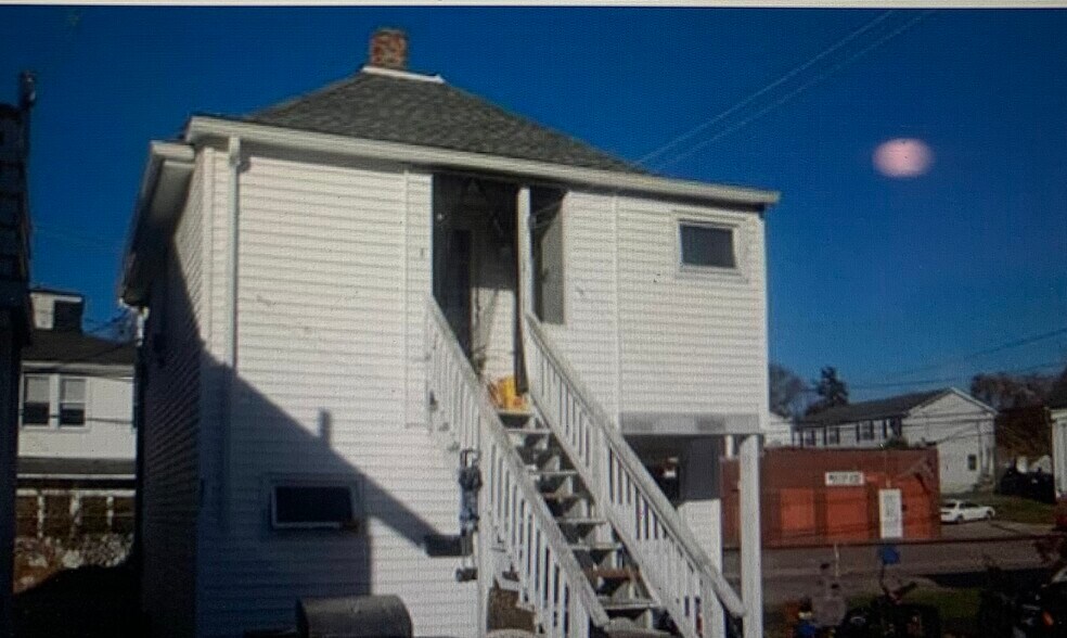 Building Photo - 50 Pierce St