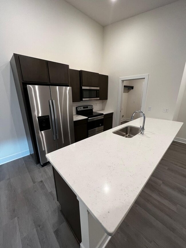Building Photo - 11613/15 Harry