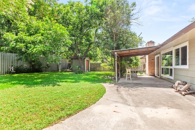 Building Photo - 10425 Quail Ridge Dr