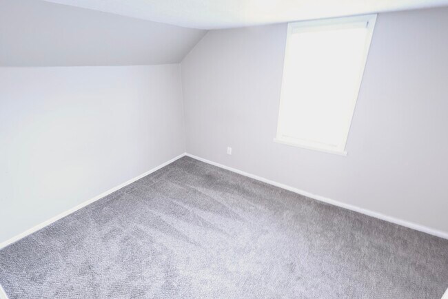 Building Photo - 1445 Woodbirch Ave