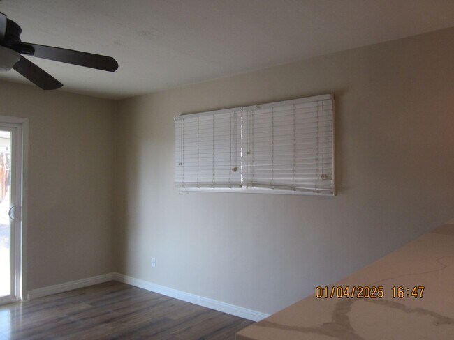 Building Photo - Immaculate 3 bedroom Home University Highlands Riverside