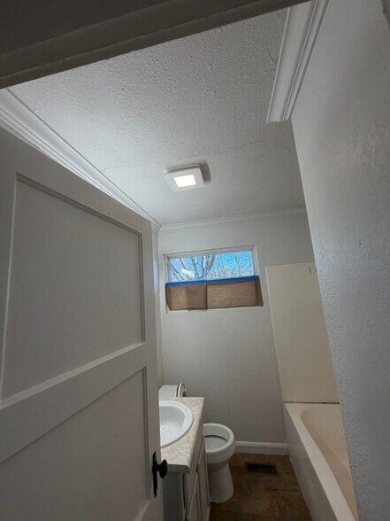 Building Photo - 1701 Madison Ave