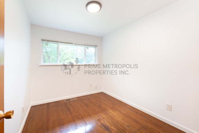 Building Photo - 13033 27th Ave NE