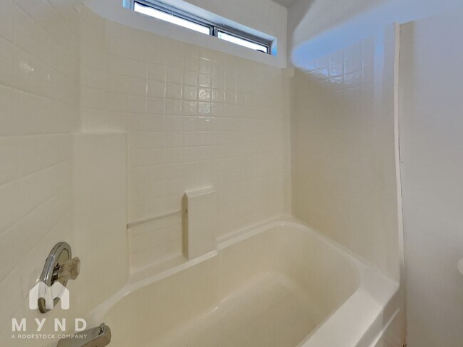 Building Photo - 12510 W Charter Oak Rd