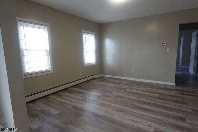 Building Photo - 17 Wainwright St