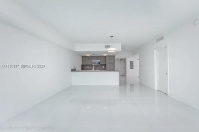 Building Photo - 400 Sunny Isles Blvd