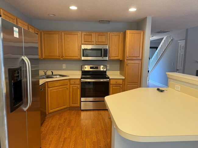 Building Photo - Cozy Townhome in Rachels Keep!