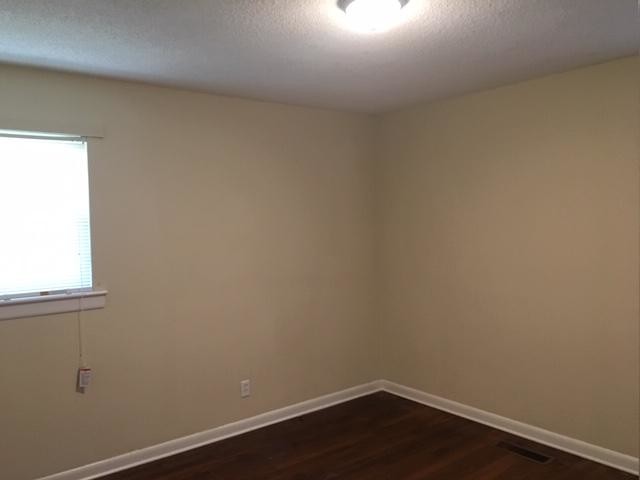 Building Photo - 2401 Hilltop Dr