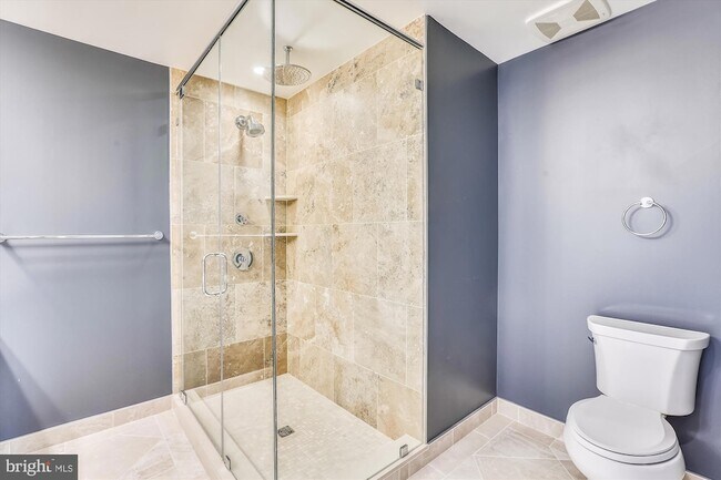 Building Photo - 4915 Hampden Ln