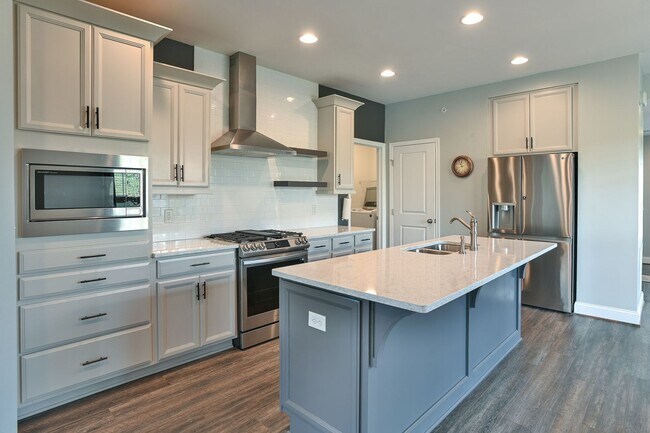 Building Photo - 3118 Grove Ct