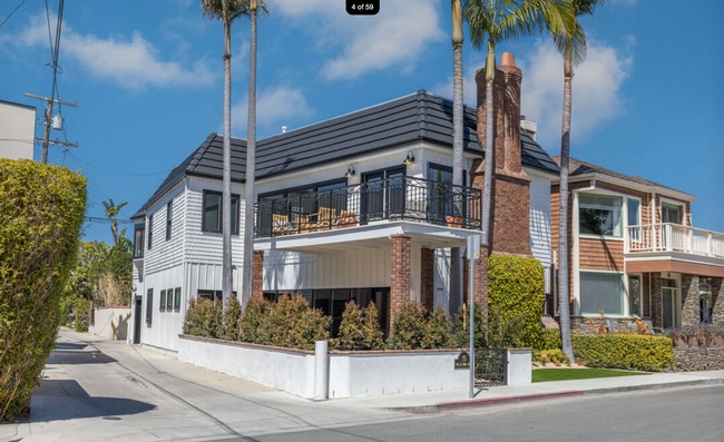 Building Photo - 15 Via Di Roma Walk