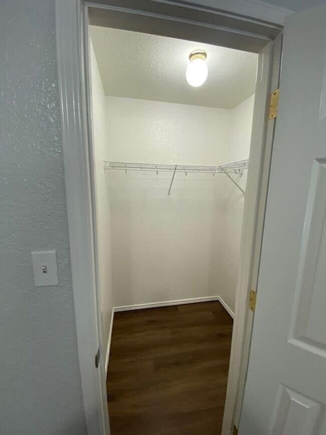 Building Photo - Spacious 3BR/2.5BA Home in San Antonio