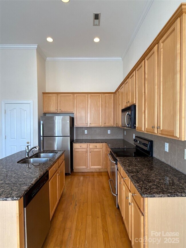 Building Photo - 15513 Goosefoot St