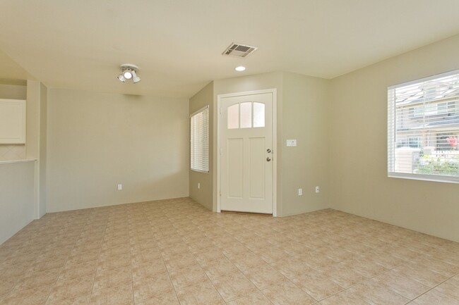 Building Photo - Available December 1st, Three Bedroom 2 1/...