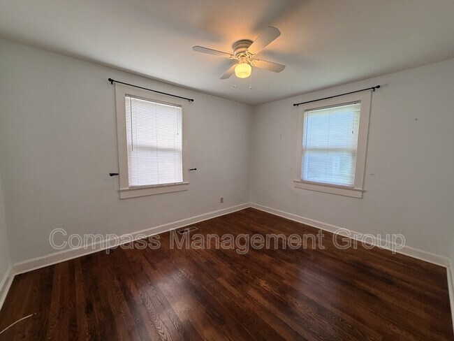 Building Photo - 3300 Miami St