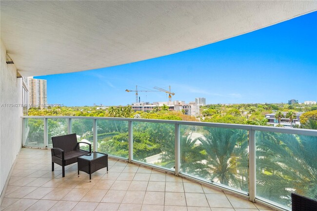 Building Photo - 2101 Brickell Ave
