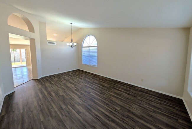 Building Photo - 3 Bedroom Plus an Office Home in the Candlewood Community Near S Cooper Rd and W Warner Rd!