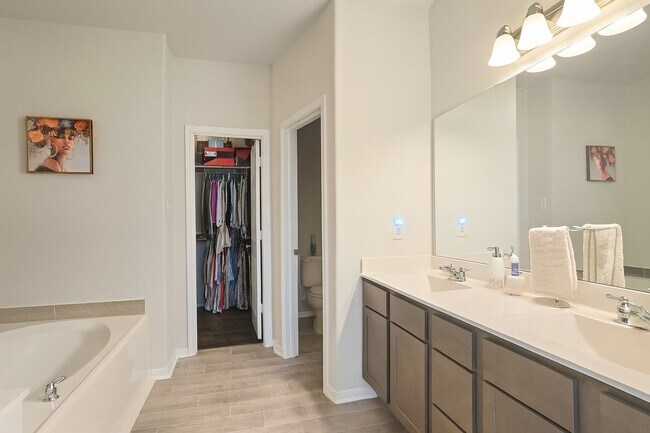 Building Photo - 14802 Black Rail Dr