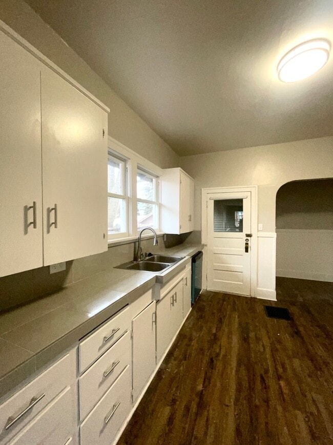 Building Photo - 3 Bedroom 1 Bath Home